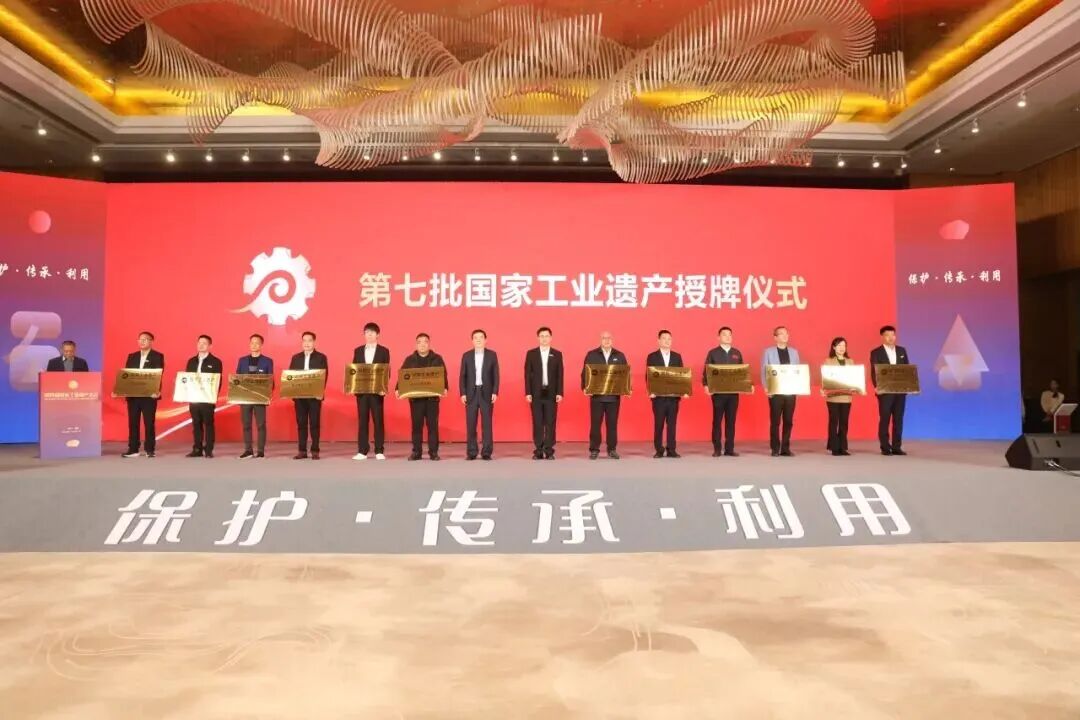 1763084076406935.jpg 1763084076406935.jpg